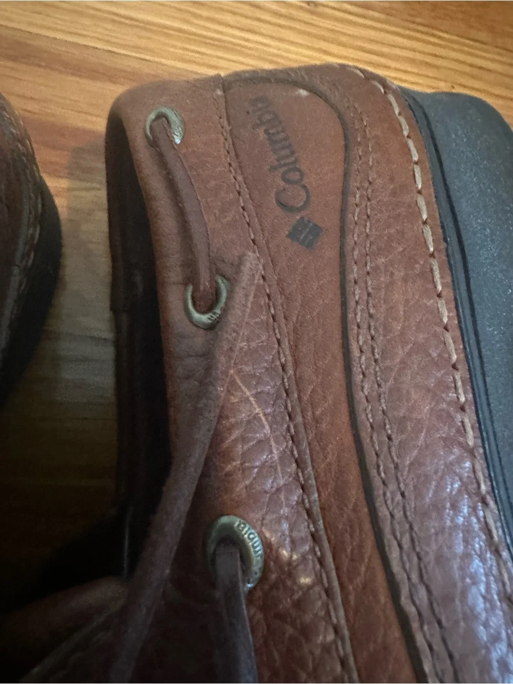 Columbia Men’s Brown Leather Boat Shoes size 8